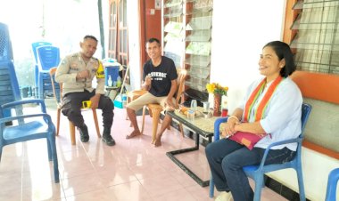 Sinergi-Bhabinkamtibmas-dan-Ketua-RT-di-Kelurahan-Naikoten-2-dalam-Menjaga-Keamanan-Lingkungan