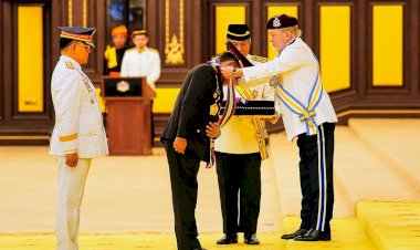 Kapolri-Dapat-Gelar-Panglima-Gagah-Pasukan-Polis-Dari-Kerajaan-Malaysia