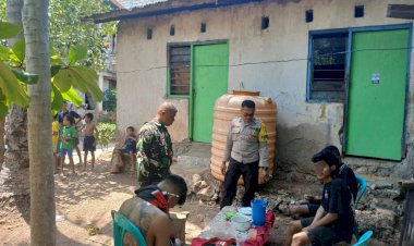 Bhabinkamtibmas-dan-Babinsa-Laksanakan-Patroli-dan-Tegur-Warga-di-Kelurahan-Naikolan