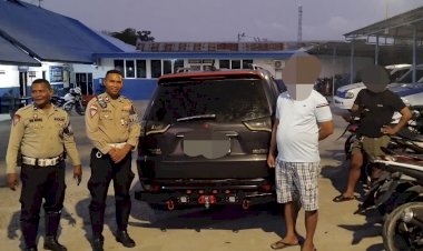 Gunakan-Aksesoris-Berlebih,-Satlantas-Polresta-Kupang-Kota-Tilang-Pengemudi-Pajero-Sport