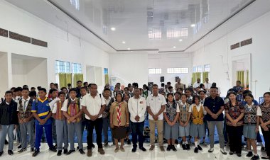 Cegah-peredaran-Narkoba,-Satresnarkoba-Polresta-Kupang-Kota-Lakukan-Sosialisasi-di-SMKN-4-Kupang.