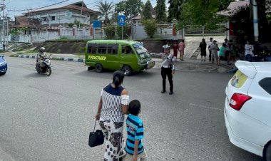 Satlantas-Polresta-Kupang-Kota-Atur-Lalin-dan-Pengamanan-Ibadah-di-Gereja