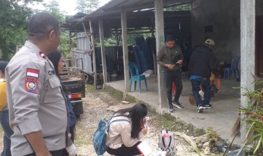 Cegah-Penyebaran-Virus-Rabies,-Bhabinkamtibmas-Naioni-Dampingi-Dokter-Hewan-Vaksin-60-Ekor-Anjing