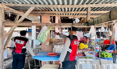Polresta-Kupang-Kota-Patroli-Dialogis-ke-Pasar-Tradisional