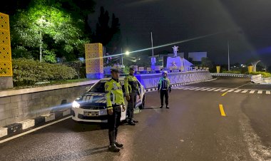 Jaga-Keamanan-dan-Ketertiban-Masyarakat,-Satlantas-Polresta-Kupang-Kota-Lakukan-Patroli-Malam.