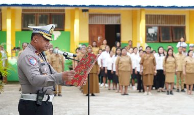 Tingkatkan-Kesadaran-Lalulintas-Bagi-Pelajar,-Satuan-Lantas-Polresta-Datangi-SMKN-5-Kota-Kupang.