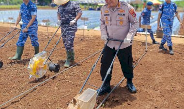 Kapolresta-Kupang-Kota-Ikut-Penanaman-Tanaman-Hortikultura-di-Lanud-El-Tari