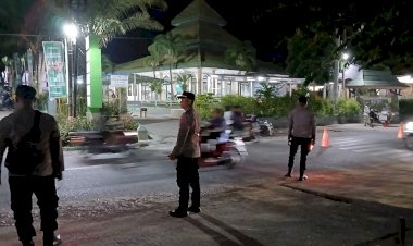 Polsek-Maulafa-Amankan-dan-Atur-Arus-Lalu-Lintas-Bazar-Kuliner-Bulan-Ramadhan-dan-Sholat-Taraweh