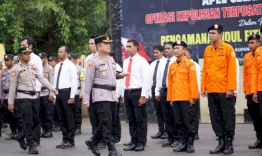 Kapolresta-Kupang-Kota-Pimpin-Apel-Gelar-Pasukan-Operasi-Ketupat-2025