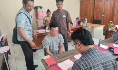 Satreskrim-Polresta-Kupang-Kota-Limpahkan-Tersangka-Calo-Tiket-Kapal-Laut-ke-Kejaksaan