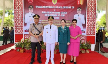 Kapolresta-Kupang-Kota-Didampingi-Ketua-Bhayangkari,-Hadiri-Upacara-HUT-Kota-Kupang.