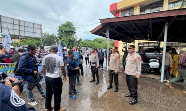 Polresta-Kawal-Ketat-Peringatan-May-Day,-Kota-Kupang-Kondusif.