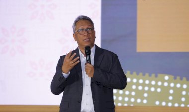 Guru-Besar-Undip-Soroti-Pentingnya-Strategi-Komunikasi-Proaktif-dalam-Meningkatkan-Citra-Polri-di-Era-Digital