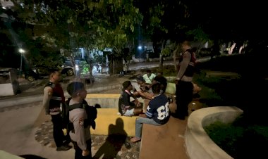 Satuan-Samapta-Polresta-Kupang-Kota-Bubarkan-Pemuda-Yang-Miras