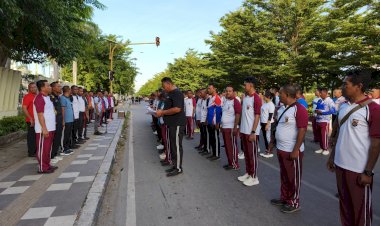 Olahraga-Bersama-Polresta-Kupang-Kota-di-Arena-CFD-Jalan-El-Tari,-Jaga-Kesehatan-Tetap-Prima.