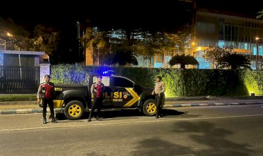 Patroli-Lampu-Biru-Satsamapta-dan-Satlantas-Polresta,-Cegah-Premanisme-di-Kota-Kupang.