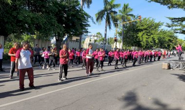 Olahraga-Bersama-Polresta-Kupang-Kota-dan-Bhayangkari-di-Arena-CFD-El-Tari