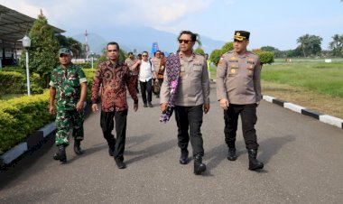 Wakapolda-NTT-Disambut-Hangat-di-Ende,-Gelar-Kegiatan-Asistensi-Jajaran-Polres-Daratan-Flores
