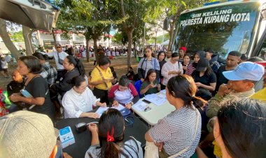 Polri-untuk-Masyarakat:-Polda-NTT-Hadirkan-Pelayanan-Lengkap-dan-Hiburan-di-CFD-Jalan-El-Tari-Kupang