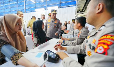 Kapolri-Hadiri-Bakti-Kesehatan-Donor-Darah-KSPSI,-Wujud-Kepedulian-ke-Buruh