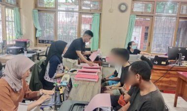 Polsek-Kota-Lama-Limpahkan-Tiga-Tersangka-Pencurian-dan-Penadahan-ke-Kejari-Kota-Kupang