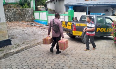 Kapolsek-Alak-Bantu-Antar-Korban-Kecelakaan-Mobil-ke-Rumah