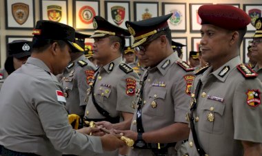 Mutasi-Jabatan,-Kapolda-NTT-Serah-Terimakan-Kapolresta-Kupang-Kota.