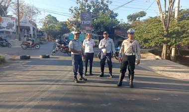 Urai-Kemacetan,-Unit-Lantas-Polsek-Maulafa-Gelar-Strong-Point-dan-Rekayasa-Arus-Lalin-di-Perempatan-Jalur-40-Sikumana-dan-BTN.