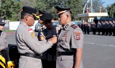 Kapolresta-Kupang-Kota-Pimpin-Sertijab-Kapolsek-Kota-Lama:-Tekankan-Profesionalisme-dan-Pelayanan-Terbaik-untuk-Masyarakat.