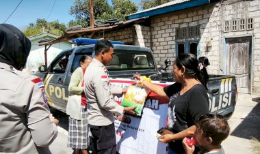 Polsek-Maulafa-Gelar-Pangan-Murah,-dan-Sosialisasi-Pencegahan-Premanisme-di-Kelurahan-Penfui.
