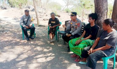 Kapolsek-Maulafa-Kunjungi-Korban-Penganiayaan-di-Kelurahan-Bello,-Tunjukan-Empati-dan-Komitmen-Tuntaskan-Kasus.
