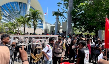 Kapolresta-Kupang-Kota-Terjun-Langsung,-Pimpin-Pengamanan-Unras-di-Momentum-Hari-Tani-Nasional.