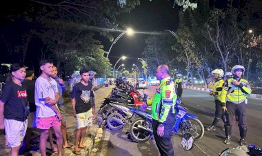 Buat-Bising-dan-Mengganggu-Lalu-Lintas,-17-Sepeda-Motor-Dikandangkan.