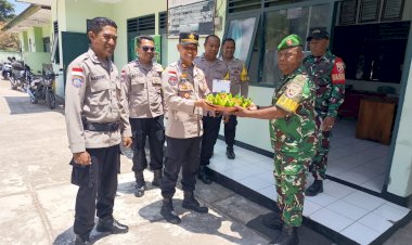 HUT-TNI-ke-80,-Kapolsek-Maulafa-dan-Anggota-Berkunjung-ke-Koramil-1604-07/Alak:-Wujudkan-Sinergitas-TNI-Polri.