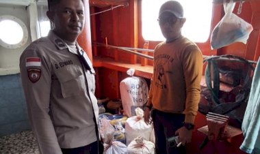 Polresta-Kupang-Kota-Sita-18-Jerigen-Moke-Sabu-Dari-Atas-KM-Cantika-Lestari-9e.