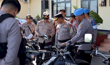 Wakapolresta-Kupang-Kota-Periksa-Kendaraan-Dinas,-Tingkatkan-Kesiapan-Pelayanan-kepada-Masyarakat.