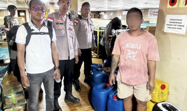 Polsubsektor-Pelabuhan-Tenau-Amankan-350-Liter-Miras-Lokal-dari-Kapal-Sabuk-Nusantara-38