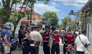 Gerak-Cepat-Polresta-Kupang-Kota-dan-Samapta-Polda-NTT-Redam-Bentrok-Kelompok-Pemuda-di-Depan-Kampus-Muhamadiyah-Kupang