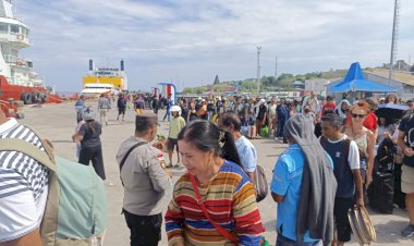 Polsubsektor-Pelabuhan-Tenau-Amankan-Embarkasi-Kapal-Express-Bahari-8E-Tujuan-Rote-Ndao