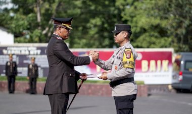 Momentum-Hari-Pahlawan,-Bhabinkamtibmas-Liliba-Terima-Penghargaan-atas-Jasa-bagi-Polri-dan-Masyarakat.