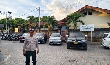 Polsek-Kota-Lama-Amankan-Persembahyangan-Hari-Raya-Galungan-dan-Pujawali-di-Pura-Oebanantha-Kupang