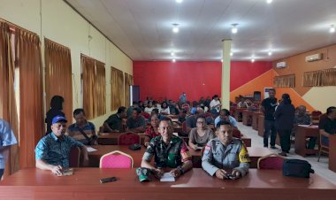 Bhabinkamtibmas-Kayu-Putih-Dukung-Sosialisasi-Bank-Sampah,-Kapolsek-Kota-Raja-Apresiasi-Inisiatif-Tingkatkan-Kesadaran-Masyarakat.