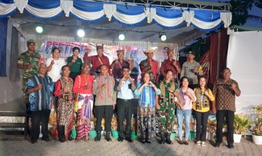 Bhabinkamtibmas-Polsek-Alak-Kawal-dan-Sukseskan-Festival-Budaya-di-Manulai-Dua-.