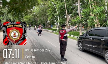 Satsamapta-Polresta-Kupang-Kota-Intensifkan-Pengaturan-Lalin-untuk-Ciptakan-Kamseltibcarlantas-di-Pagi-Hari