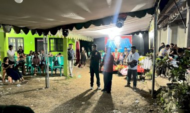 Polsek-Maulafa-Gelar-Patroli-Malam,-Beri-Imbauan-Kamtibmas-di-Beberapa-Lokasi-Kegiatan-Warga.