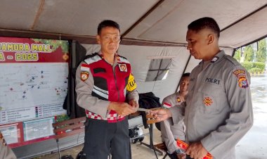 Sidokkes-Polresta-Kupang-Kota-Lakukan-Pemeriksaan-Kesehatan-Personel-Pos-Pam-dan-Pos-Yan-Operasi-Lilin-Turangga-2025