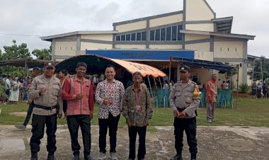 Pengamanan-Natal-2025,-Polsek-Alak-Hadir-Berikan-Rasa-Aman-bagi-Jemaat.