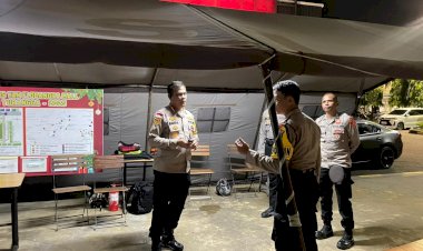 Kapolresta-Kupang-Kota-Langsung-Pantau-Pelaksanaan-Pengamanan-ibadah-Natal-di-Kota-Kupang