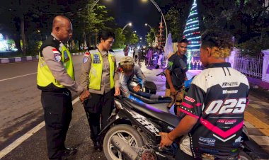 Respons-Keluhan-Warga,-Polresta-Kupang-Kota-Gelar-Patroli-dan-Penertiban-Terpadu-di-Jalan-El-Tari.