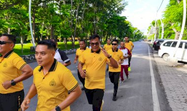 Polresta-Kupang-Kota-Gelar-Olahraga-Bersama,-Jaga-Kebugaran-dan-Soliditas-Personel.